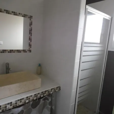Maison De Village 6 Pers A La Terriere, Animaux Admis - Fr-1-194-451 Дом отдыха