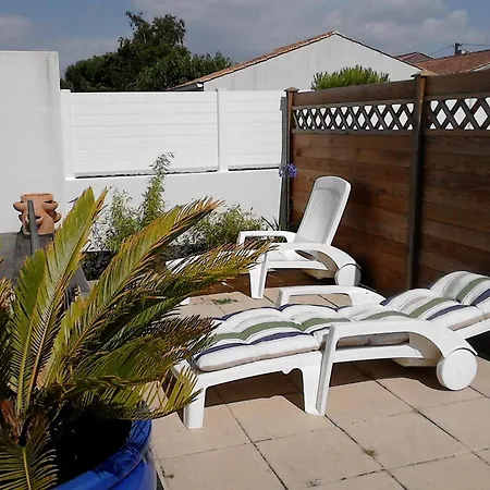 Holiday home Maison De Village 6 Pers A La Terriere, Animaux Admis - Fr-1-194-451 *