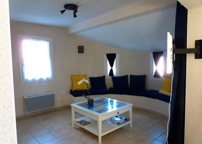 Holiday home Maison De Village 6 Pers A La Terriere, Animaux Admis - Fr-1-194-451