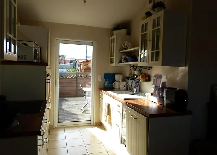 Maison De Village 6 Pers A La Terriere, Animaux Admis - Fr-1-194-451 Holiday home *